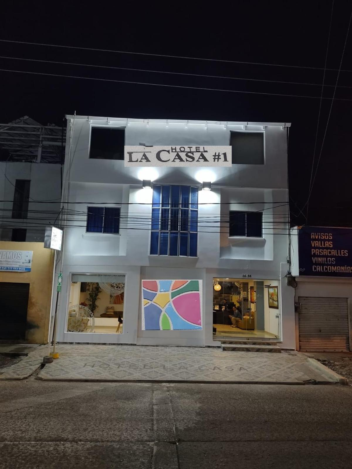Hotel La Casa 1 Monteria Bagian luar foto